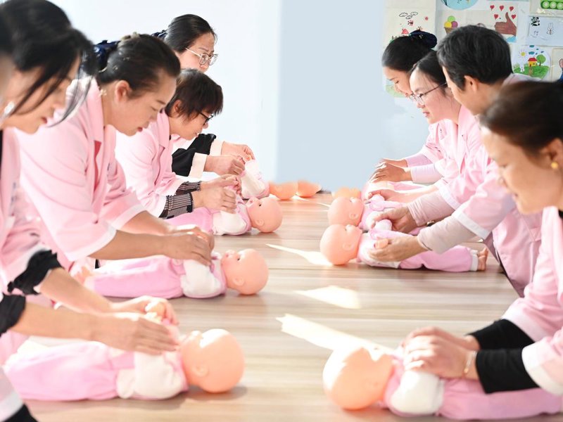 全面解读:选择月嫂服务的实用指南